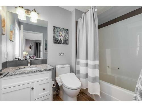 275 Sagewood Gardens Sw, Airdrie, AB - Indoor Photo Showing Bathroom