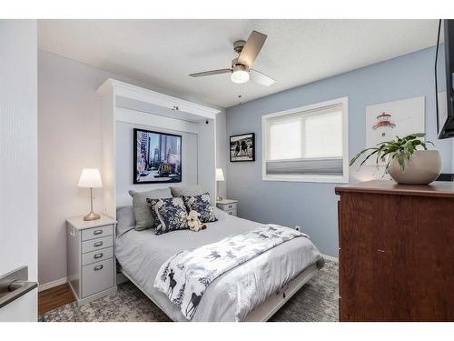 275 Sagewood Gardens Sw, Airdrie, AB - Indoor Photo Showing Bedroom