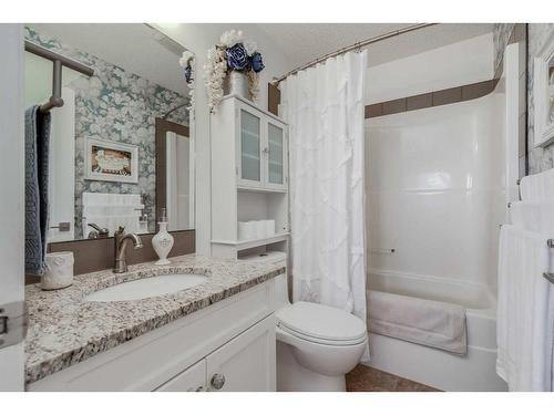 275 Sagewood Gardens Sw, Airdrie, AB - Indoor Photo Showing Bathroom