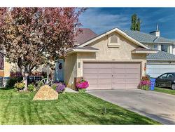 137 Shawbrooke Close SW Calgary, AB T2Y 3A4