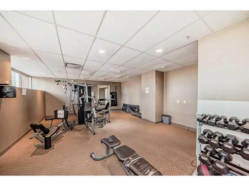 1013-1053 10 Street Sw, Calgary, AB - Indoor Photo Showing Gym Room