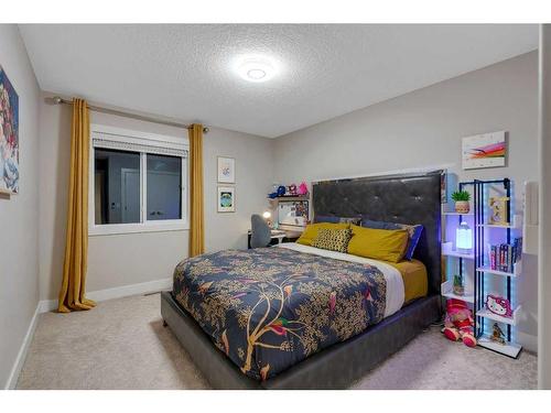 11 Mahogany Cape Se, Calgary, AB - Indoor Photo Showing Bedroom