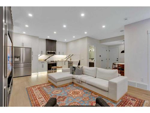 11 Mahogany Cape Se, Calgary, AB - Indoor Photo Showing Living Room