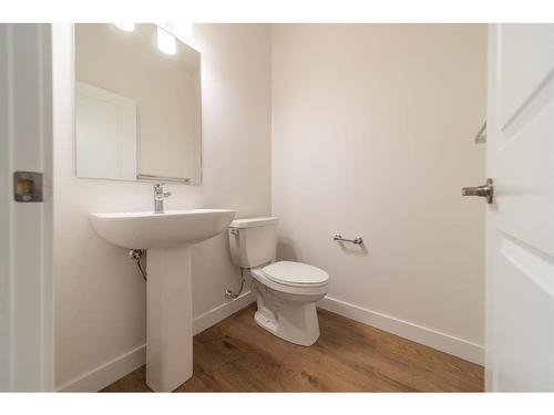 416 Sovereign Common Sw, Calgary, AB - Indoor Photo Showing Bathroom