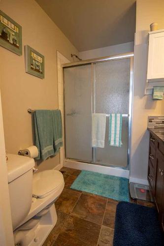 37 Bluebird Drive Se, Didsbury, AB - Indoor Photo Showing Bathroom