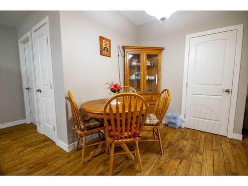 37 Bluebird Drive Se, Didsbury, AB - Indoor Photo Showing Dining Room