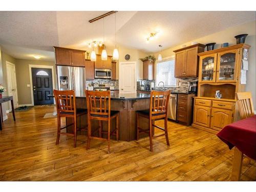 37 Bluebird Drive Se, Didsbury, AB - Indoor