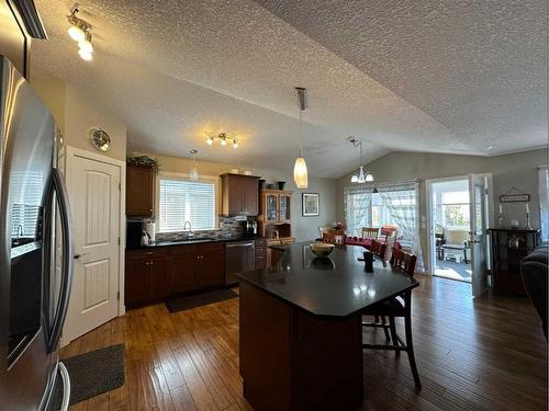 37 Bluebird Drive Se, Didsbury, AB - Indoor