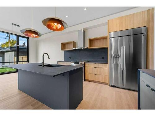 3C Willow Crescent Sw, Calgary, AB - Indoor Photo Showing Kitchen