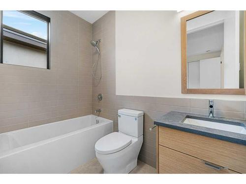 3C Willow Crescent Sw, Calgary, AB - Indoor Photo Showing Bathroom