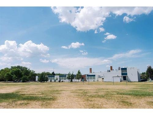 929 33 Street Nw, Calgary, AB - Outdoor With View