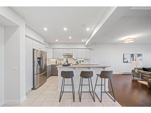 2307-10221 Tuscany Boulevard Nw, Calgary, AB - Indoor Photo Showing Kitchen