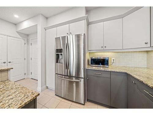 2307-10221 Tuscany Boulevard Nw, Calgary, AB - Indoor Photo Showing Kitchen