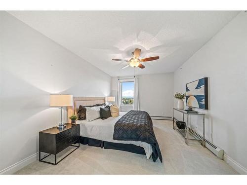 2307-10221 Tuscany Boulevard Nw, Calgary, AB - Indoor Photo Showing Bedroom