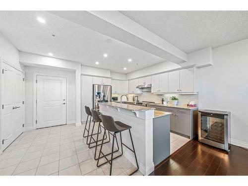 2307-10221 Tuscany Boulevard Nw, Calgary, AB - Indoor Photo Showing Kitchen