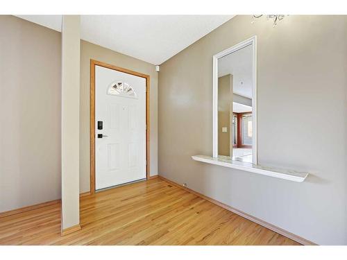 9415 Paliswood Way Sw, Calgary, AB - Indoor Photo Showing Other Room