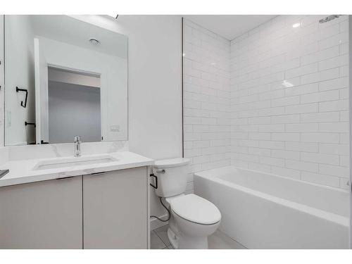 3923 65 Street Nw, Calgary, AB - Indoor Photo Showing Bathroom