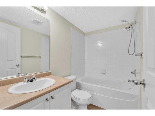 8317-304 Mackenzie Way Sw, Airdrie, AB - Indoor Photo Showing Bathroom