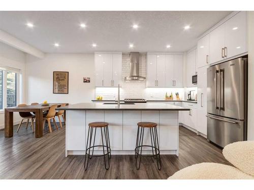 94 Discovery Ridge Gardens Sw, Calgary, AB - Indoor Photo Showing Kitchen With Upgraded Kitchen