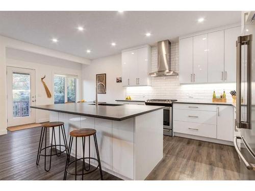 94 Discovery Ridge Gardens Sw, Calgary, AB - Indoor Photo Showing Kitchen With Upgraded Kitchen