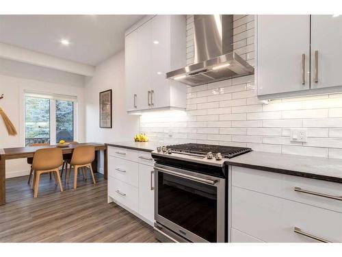 94 Discovery Ridge Gardens Sw, Calgary, AB - Indoor Photo Showing Kitchen With Upgraded Kitchen