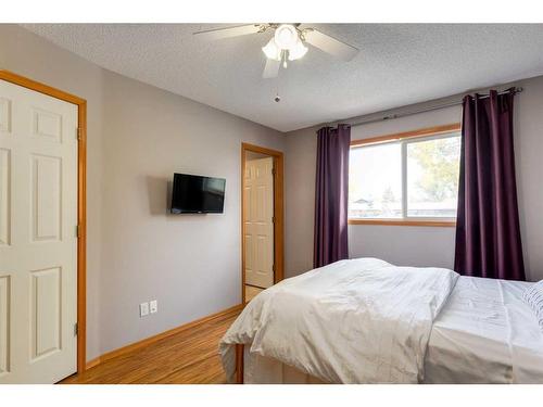 12 Big Springs Rise Se, Airdrie, AB - Indoor Photo Showing Bedroom