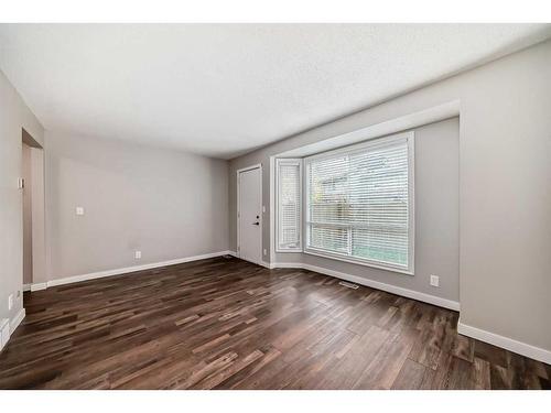 167-123 Queensland Drive Se, Calgary, AB - Indoor Photo Showing Other Room