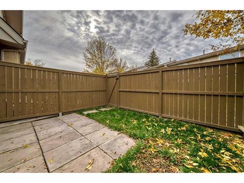 167-123 Queensland Drive Se, Calgary, AB - Outdoor