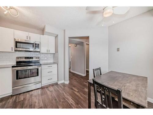 167-123 Queensland Drive Se, Calgary, AB - Indoor Photo Showing Kitchen