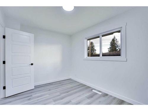 1985 Cottonwood Crescent Se, Calgary, AB - Indoor Photo Showing Other Room