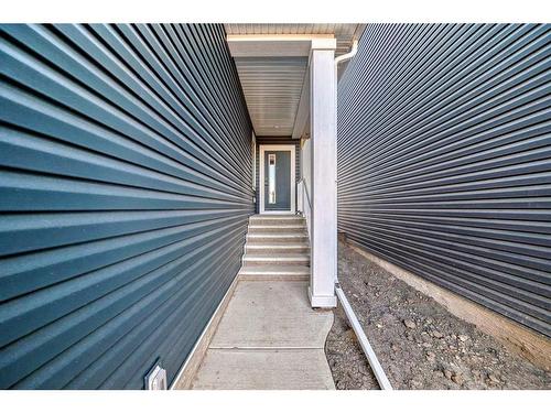 166 Amblehurst Way Nw, Calgary, AB - Outdoor