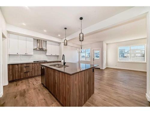 166 Amblehurst Way Nw, Calgary, AB - Indoor Photo Showing Kitchen With Double Sink With Upgraded Kitchen