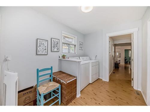 8931 33 Avenue Nw, Calgary, AB - Indoor Photo Showing Laundry Room