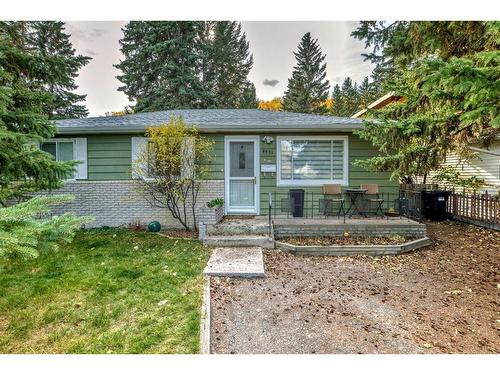 8931 33 Avenue Nw, Calgary, AB - Outdoor