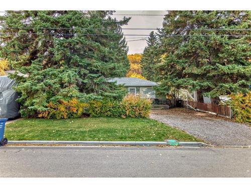 8931 33 Avenue Nw, Calgary, AB - Outdoor