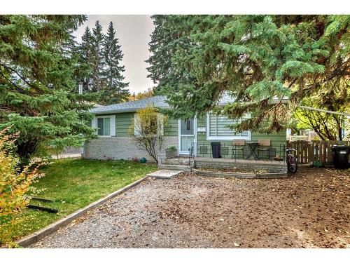 8931 33 Avenue Nw, Calgary, AB - Outdoor