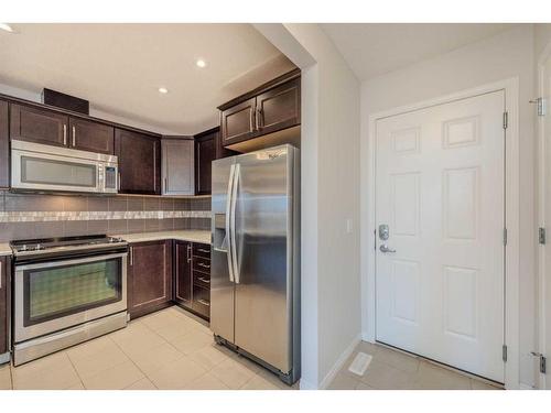 10827 Cityscape Drive Ne, Calgary, AB - Indoor Photo Showing Kitchen