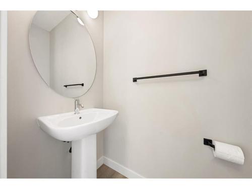 268 Waterford Boulevard, Chestermere, AB - Indoor Photo Showing Bathroom