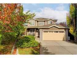 28 Simcrest Point SW Calgary, AB T3H 4K1