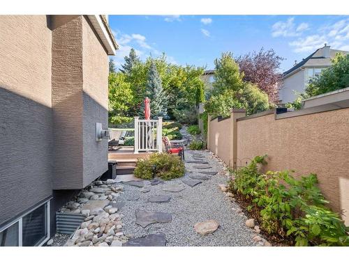 28 Simcrest Point Sw, Calgary, AB - Outdoor