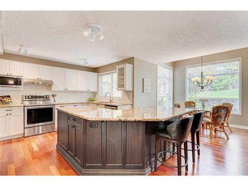 28 Simcrest Point Sw, Calgary, AB - Indoor Photo Showing Kitchen With Upgraded Kitchen