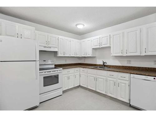 205-521 57 Avenue Sw, Calgary, AB - Indoor Photo Showing Kitchen