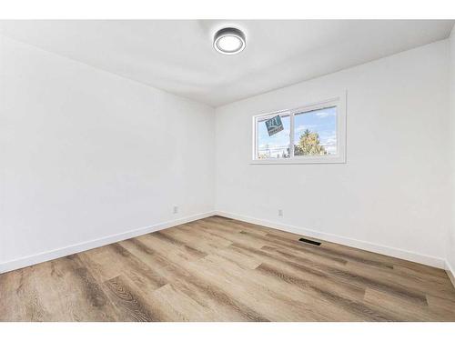 3812 3 Avenue Sw, Calgary, AB - Indoor Photo Showing Other Room