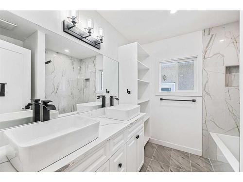 3812 3 Avenue Sw, Calgary, AB - Indoor Photo Showing Bathroom