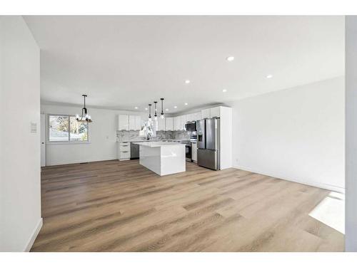 3812 3 Avenue Sw, Calgary, AB - Indoor Photo Showing Kitchen