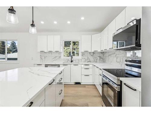 3812 3 Avenue Sw, Calgary, AB - Indoor Photo Showing Kitchen With Upgraded Kitchen