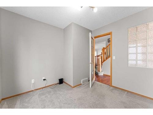 416 Scenic View Bay Nw, Calgary, AB - Indoor Photo Showing Other Room