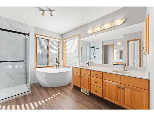 416 Scenic View Bay Nw, Calgary, AB - Indoor Photo Showing Bathroom