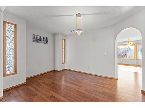 416 Scenic View Bay Nw, Calgary, AB - Indoor Photo Showing Other Room