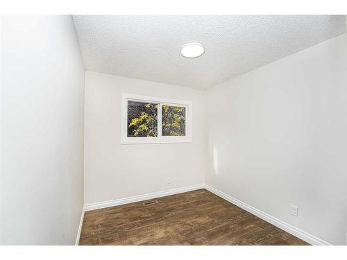 18-175 Manora Place Ne, Calgary, AB - Indoor Photo Showing Other Room